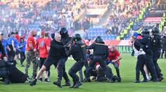 GLOSA: Český fotbal pro fanoušky? Chuligánům patří doživotní zákaz