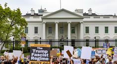 Tisíce lidí protestovaly v USA proti politice Trumpovy administrativy