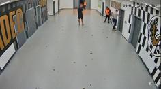 Uniklo video z návštěvy Priskeho v kabině rozhodčích. Byl tam více než dvě minuty
