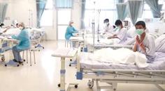 První záběry z nemocnice! Thajští chlapci zdraví z karantény. VIDEO