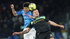 Neapol v Serii A padla poprvé od začátku ledna, Lazio se vyhouplo na druhé místo
