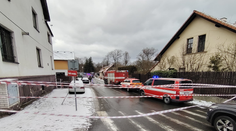 Ve Strančicích u Prahy výbuch poničil dům. Příčina exploze je záhadou