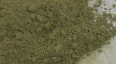 Nečekaný úlovek celníků. Zabavili 800 kilogramů kratomu, nejvíc v historii