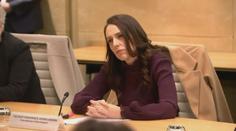 Novozélandská premiérka Jacinda Ardernová oznámila, že příští měsíc podá demisi