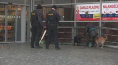 Drogy a alkohol. Situace v Praze kolem Anděla se zhoršuje, úřady marně hledají řešení