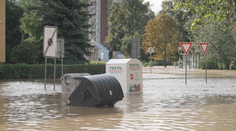 Humanitární organizace spustily kvůli povodním sbírky. Potřeba je pitná voda