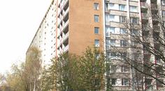 Matka zamkla dceru v bytě, ta se pokusila z 5. patra sešplhat po záclonách