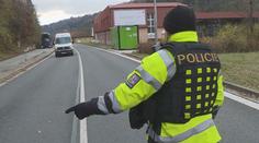 Hraniční kontroly budou pokračovat. Protahuje je příliv migrantů