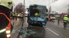 Krev a strach! Dvacet lidí vážně zraněno po srážce dvou autobusů v Brně
