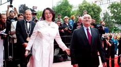 Vladimír pracuje ve slévárně, jeho žena Miroslava Němcová šéfovala Sněmovně
