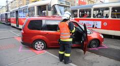 Černé ráno MHD: Boural nejdelší autobus v Česku i tramvaj