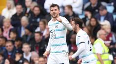 Chelsea bere další triumf, Aston Villu srazil Mount. Arsenal měl namále