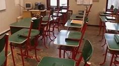 Student vyřadil gymnázium z provozu - na chodbě rozlil kyselinu