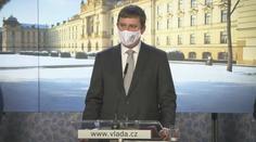 Vláda zrušila DPH u respirátorů, cesta do Česka bude mít přísnější pravidla