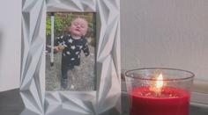 Mladé matce zemřelo jedno z dvojčat. Ocitla se bez peněz, úřady jí nepomohly