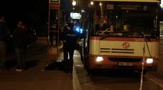 Opilý cestující zbil řidiče autobusu. Napadený zemřel