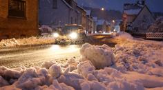 Lidé bez proudu, dopravní kolaps. Sněhová kalamita ochromila střední Evropu