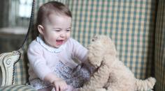 Celý tatínek! Královská rodina zveřejnila FOTKY malé princezny