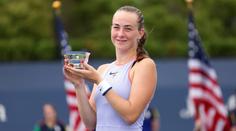 Britská teenagerka si po triumfu na US Open dopřála oslavu ve fast foodu