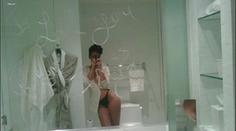 Rihanna se fotila nahá před zrcadlem. FOTKY