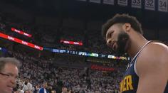 Šílenou koncovku poločasu završil koš s klaksonem. Denver srovnal sérii