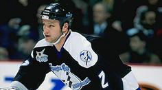 Roky sexuálně zneužíval holčičku, teď bývalý hráč NHL vyfasoval 15 let