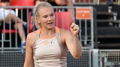 České tenistky v zámoří válí. Nosková a Siniaková postoupily už do semifinále