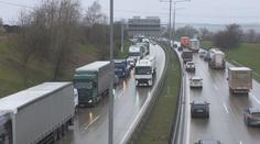 Dálnice a železnice v rukou soukromých firem. Vláda tak chce urychlit výstavbu
