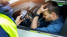 Žák autoškoly měl dopravní nehodu. Nadýchal téměř 0,7 promile