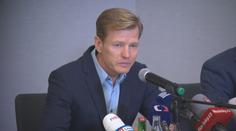 Politici, banky i dodavatelé se pustili do Písaříka. "Nechal zákazníky na holičkách"
