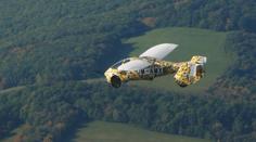 Slováci se přetahují o první létající auto. AeroMobil zvládl test ve vzduchu