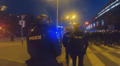 Policisté chtějí peníze za pohotovosti. Když jsme se ozvali, přišel trest, tvrdí