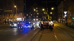 Policisté bourali na kolejích, zastavili tramvaje v centru