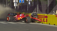 Divoký závěr v Baku. Sainz s Pérezem měli bouračku. Vyhrál Piastri