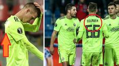 Záhadné hrby! Co měli fotbalisté v Evropské lize pod dresem?