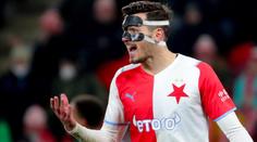 Podpis za pět minut dvanáct. Slavia si pojistila služby důležitého obránce