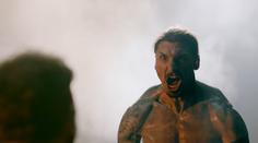 Fotbalový Rambo?! Ne, to jen střelec Zlatan opět baví fanoušky!