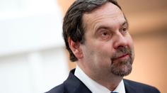 UJETÝ NÁVRH Véčkařů: Dokažte, že jste nekuřáci! Jinak se vám zvýší pojistné!