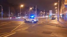 Muž připevnil na značku podezřelý předmět. Je to bomba, tvrdil