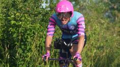 Hrůzný pád cyklisty v Malajsii. Dvaadvacetiletý Francouz skončil v umělém spánku