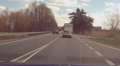 Kvůli pár vteřinám předjížděl přes šrafování i plnou čáru. Ohrozil všechny kolem sebe