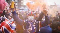 Skotská policie zatkla tři fanoušky Rangers, rasisticky uráželi rivala