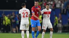 Pozadí červené karty pro Chorého: Turek ho nesportovně provokoval