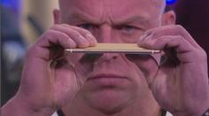Upgrade: Jak dopadl iPhone 6 v rukách nabušeného kulturisty?