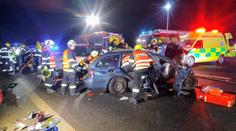 Vážná nehoda mezi Mostem a Louny. Šest lidí se zranilo, někteří těžce