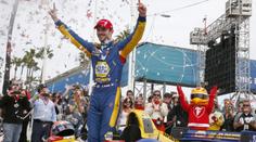 Rossi neměl soupeře. Bourdais předvedl supermanévr! VIDEO