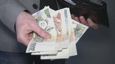 Důchodkyni měla žena ukrást peněženku i nákup. Hledá ji policie