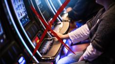 Praha chce zakázat výherní automaty. Jen to přesune na internet, zní kritika
