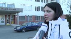 Darina málem VYKRVÁCELA. Odmítli ji ve dvou nemocnicích, pak ji poslali do další tramvají!