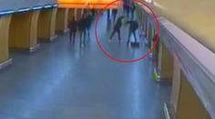 Rvačka v pražském metru: Muž vytáhl pistoli, zasahovala policie